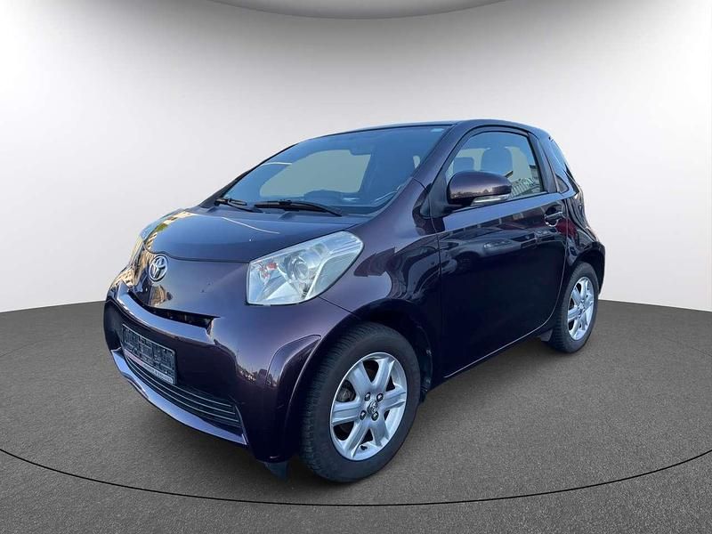 Gebraucht Toyota iQ 68 PS (50 kW) 2009 Deep amethyst mica metallic Kleinwagen