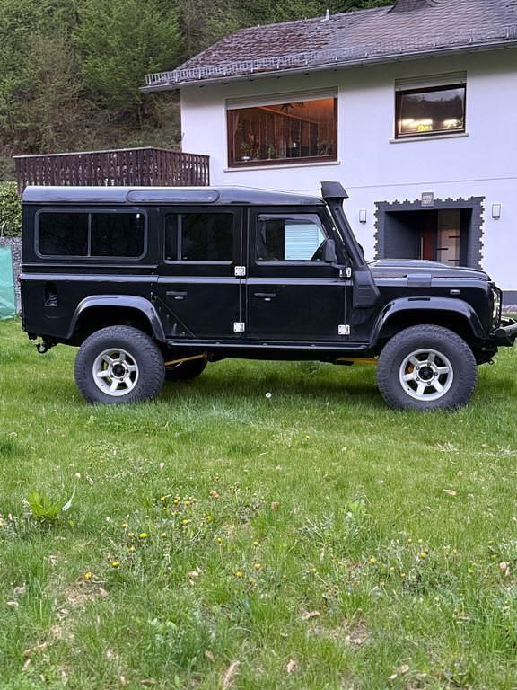 Gebraucht Land Rover Defender 122 PS (89 kW) 2012 Schwarz SUV