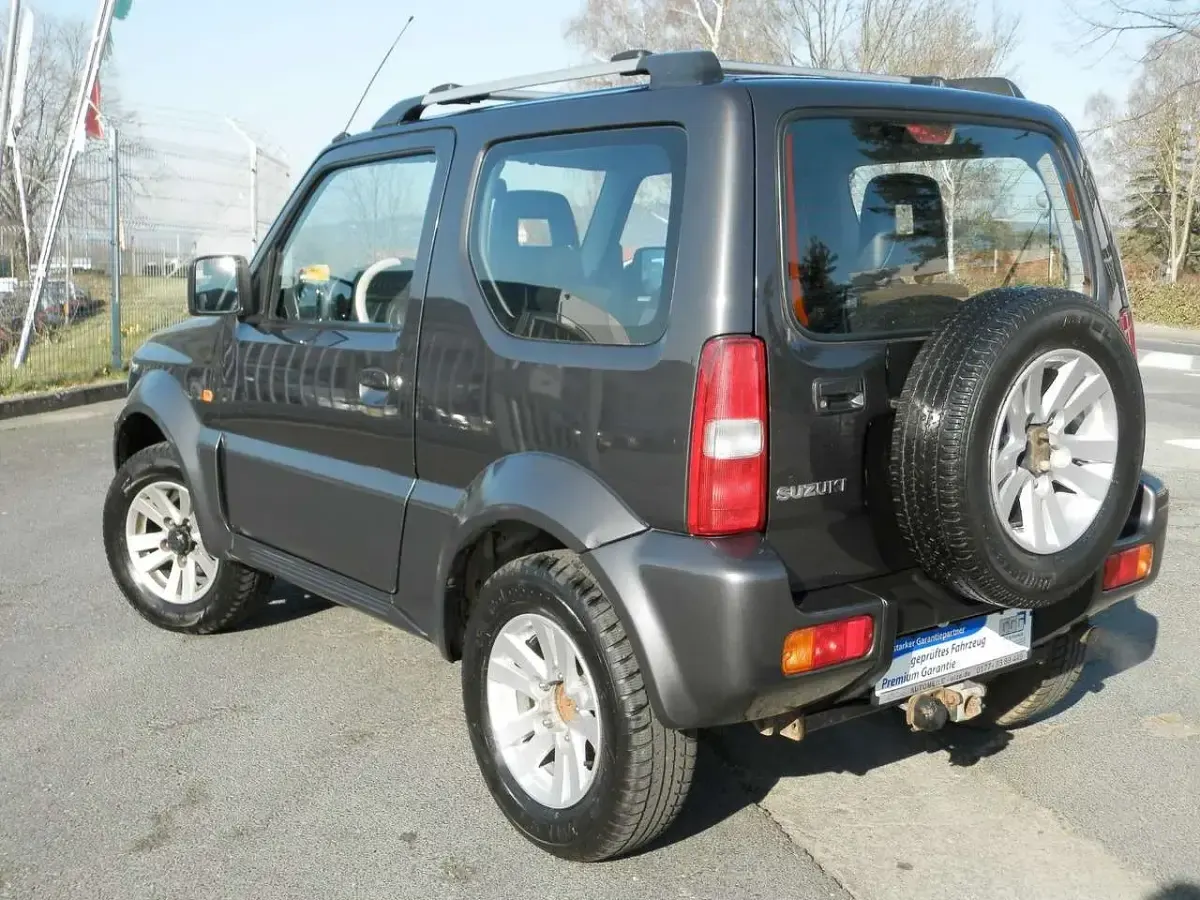 Gebraucht Suzuki Jimny 86 PS (63 kW) 2012 Grau SUV
