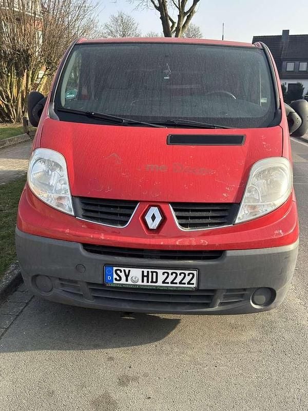 Gebraucht Renault Trafic 114 PS (83 kW) 2009 Rot Van / Kleinbus