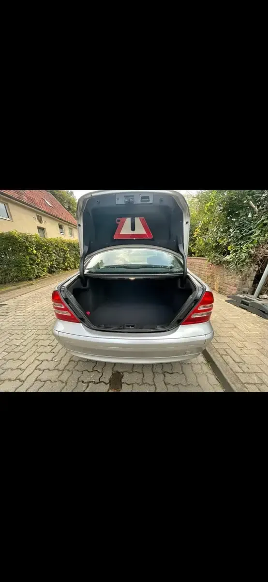 Gebraucht Mercedes C220 149 PS (109 kW) 2001 Grau Limousine