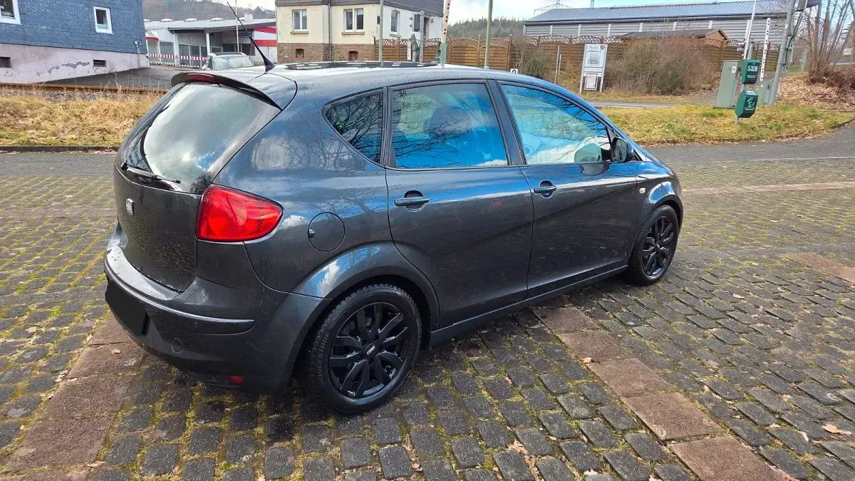 Gebraucht Seat Altea Style 125 PS (91 kW) 2009 Grau Van / Kleinbus