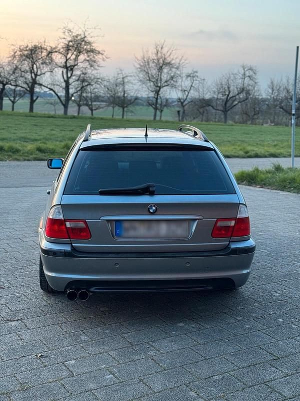 Gebraucht BMW 325 Lifestyle 192 PS (141 kW) 2004 Grau Kombi