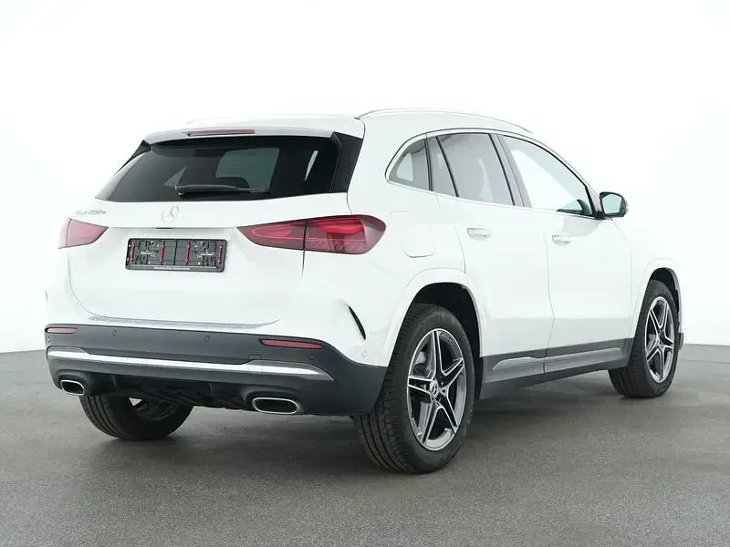 Gebraucht Mercedes GLA250 AMG 163 PS (119 kW) 2025 Weiß SUV