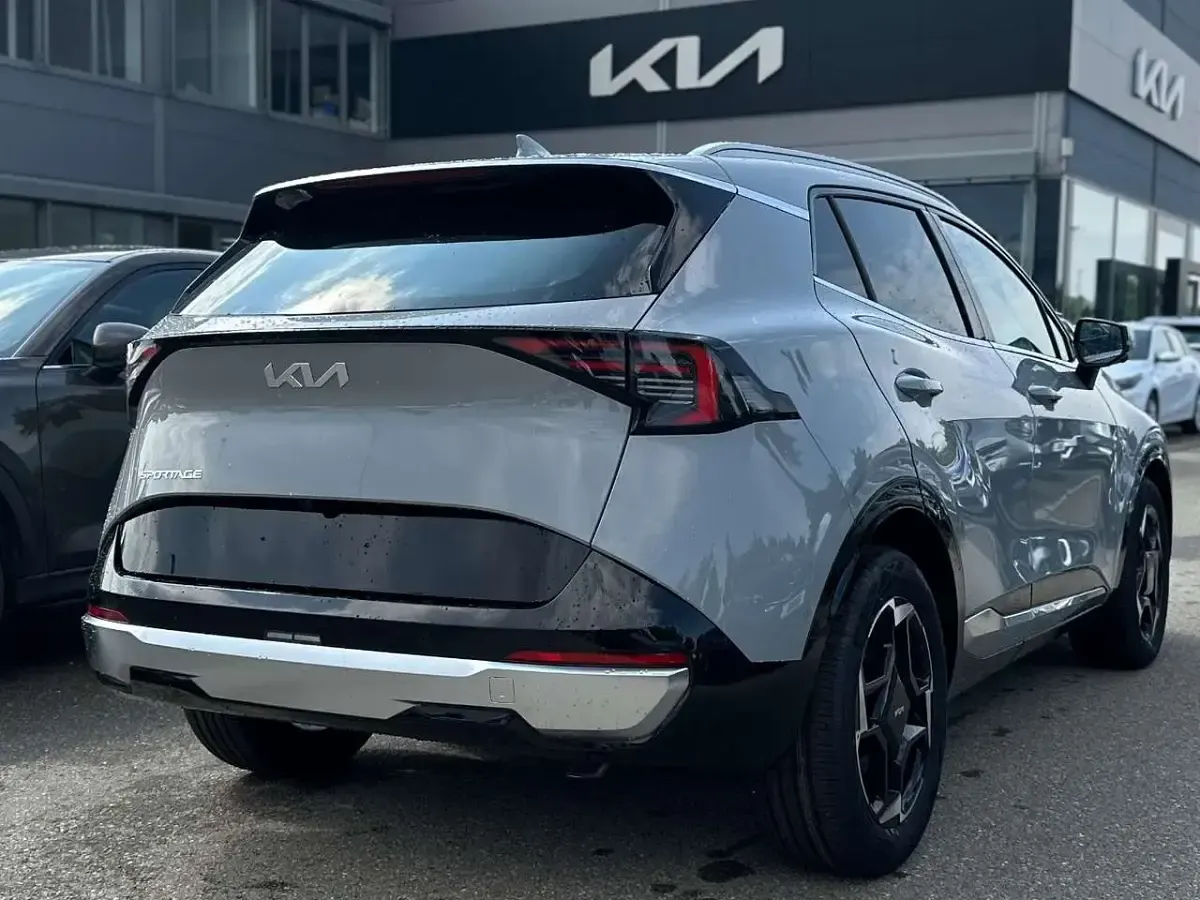 Neu Kia Sportage Spirit 150 PS (110 kW) 2025 Wolfsgrau // grau SUV