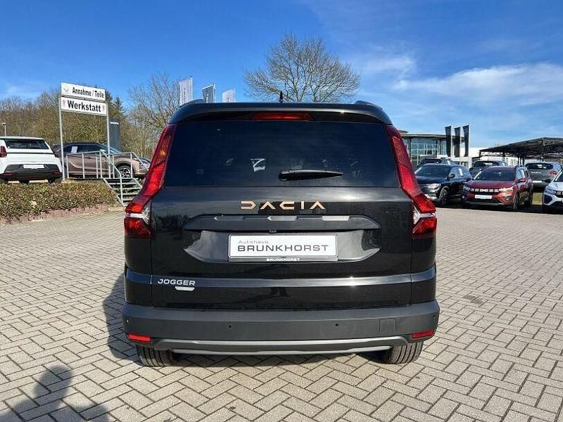 Neu Dacia Jogger Extreme 140 PS (102 kW) 2025 Perlmuttschwarz Van / Kleinbus