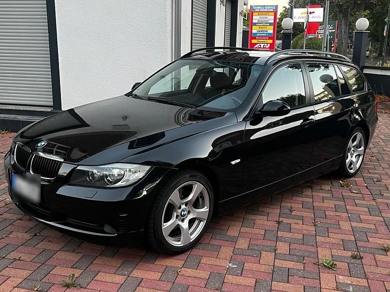 Gebraucht BMW 320 177 PS (130 kW) 2007 Schwarz Kombi