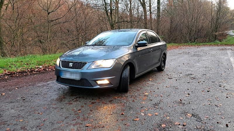 Grau Gebraucht 2016 Seat Toledo Limousine | 10.500 € (Etwas zu teuer) - Bild 1/4