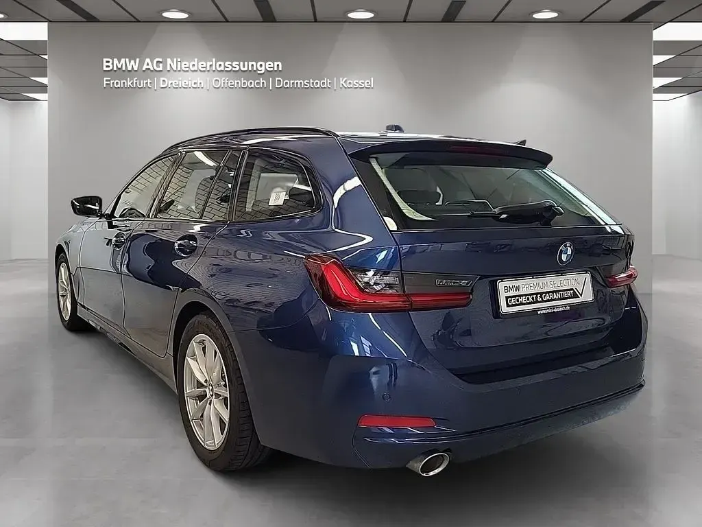 Gebraucht BMW 318 156 PS (114 kW) 2024 Blau Limousine