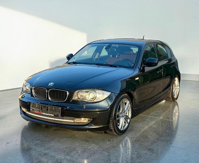 Gebraucht BMW 123 Advantage 204 PS (150 kW) 2011 Black sapphire metallic Kleinwagen