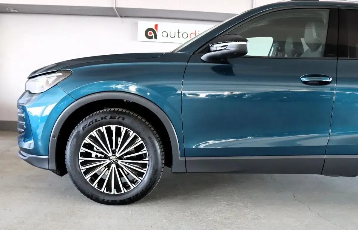 Gebraucht VW Tiguan Goal 150 PS (110 kW) 2025 Blau SUV