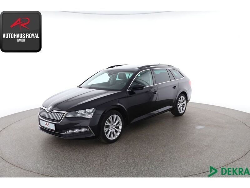 Schwarz (metallic) Gebraucht 2022 Skoda Superb Kombi | 21.879 € (Superpreis) - Bild 1/4