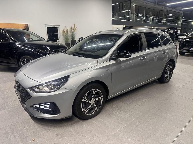 Silber Gebraucht 2022 Hyundai i30 Edition 30 Kombi | 17.770 € (Guter Preis) - Bild 1/4