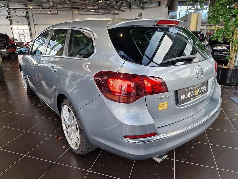 Gebraucht Opel Astra Innovation 165 PS (121 kW) 2013 Grau metallic (metallic) Kombi