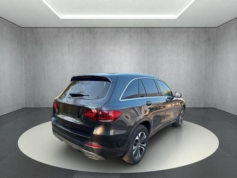 Gebraucht Mercedes GLC300e 306 PS (225 kW) 2021 Schwarz SUV