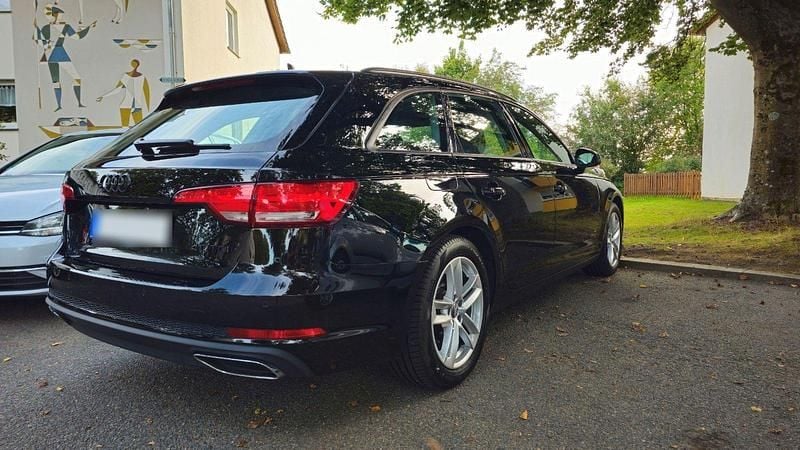Usata Audi A4 190 CV (139 kW) 2019 Nero Station wagon
