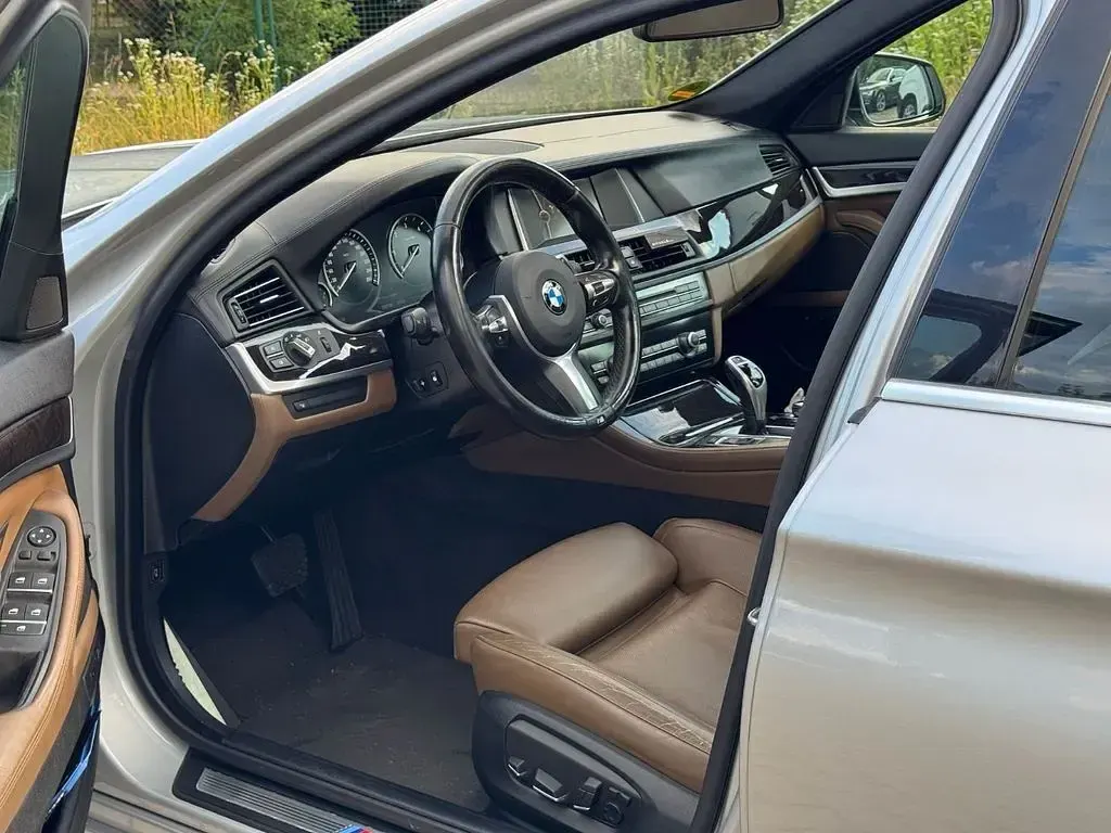 Gebraucht BMW 530 Performance 258 PS (189 kW) 2013 Silber Kombi