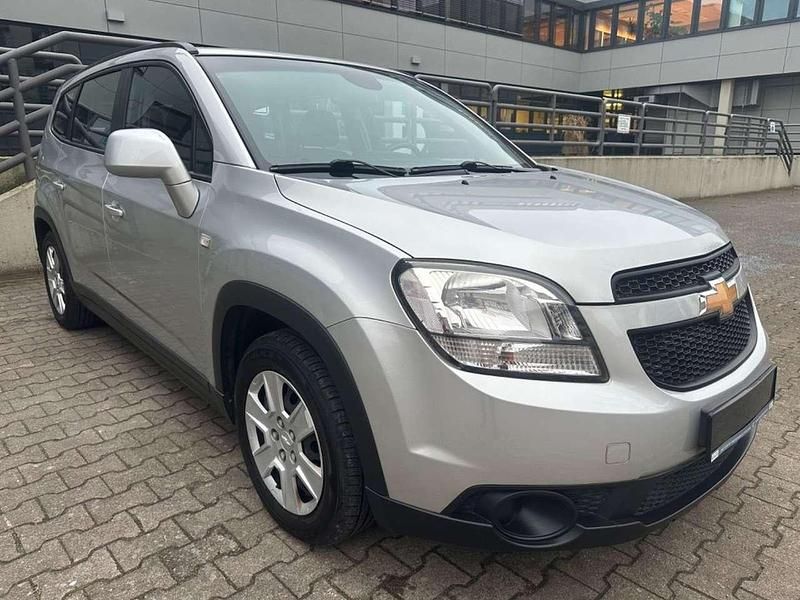 Silber Gebraucht 2012 Chevrolet Orlando LS Van / Kleinbus | 3.850 € (Guter Preis) - Bild 1/4