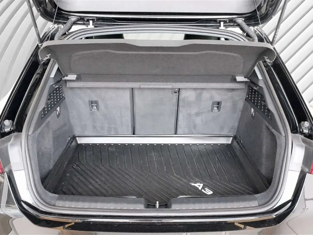 Gebraucht Audi A3 Advanced 150 PS (110 kW) 2023 Mythosschwarz metallic Limousine