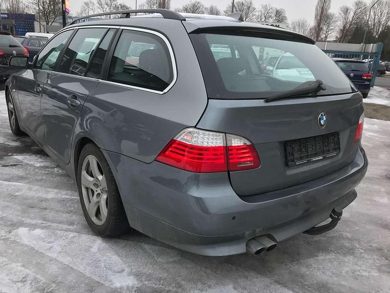 Gebraucht BMW 530 Exclusive 235 PS (172 kW) 2008 Grau Kombi