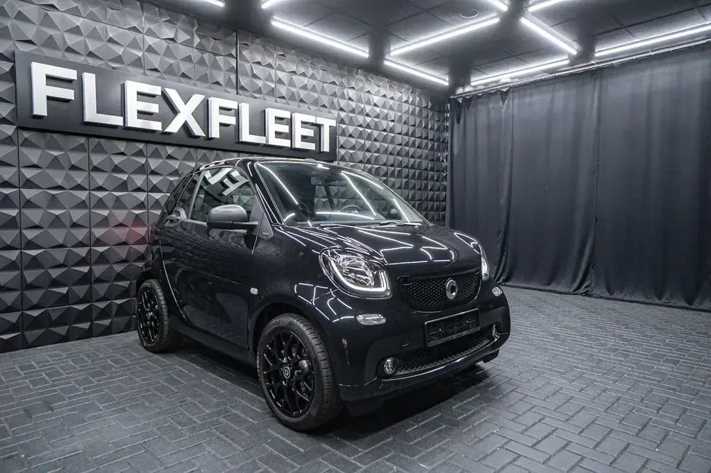 Gebraucht Smart ForTwo Cabrio 90 PS (66 kW) 2019 Schwarz Cabrio