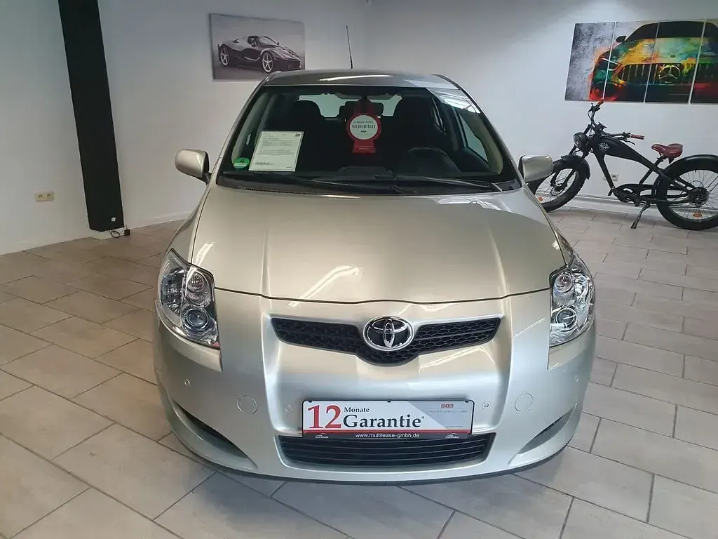 Gebraucht Toyota Auris Sol 124 PS (91 kW) 2007 Silber Kleinwagen