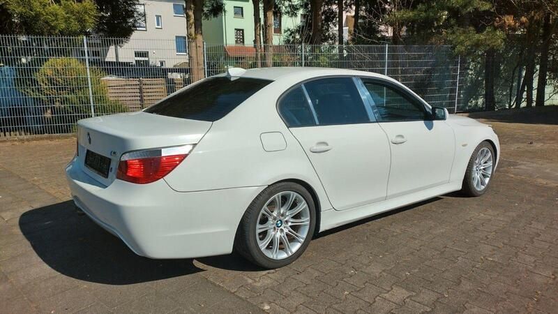 Gebraucht BMW 525 M Sport 218 PS (160 kW) 2006 Weiß Limousine
