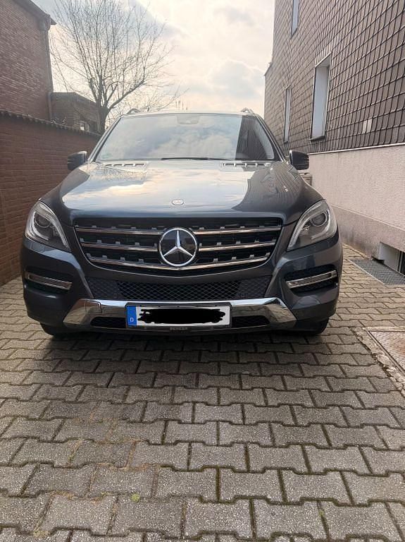 Gebraucht Mercedes ML350 258 PS (189 kW) 2013 Grau SUV