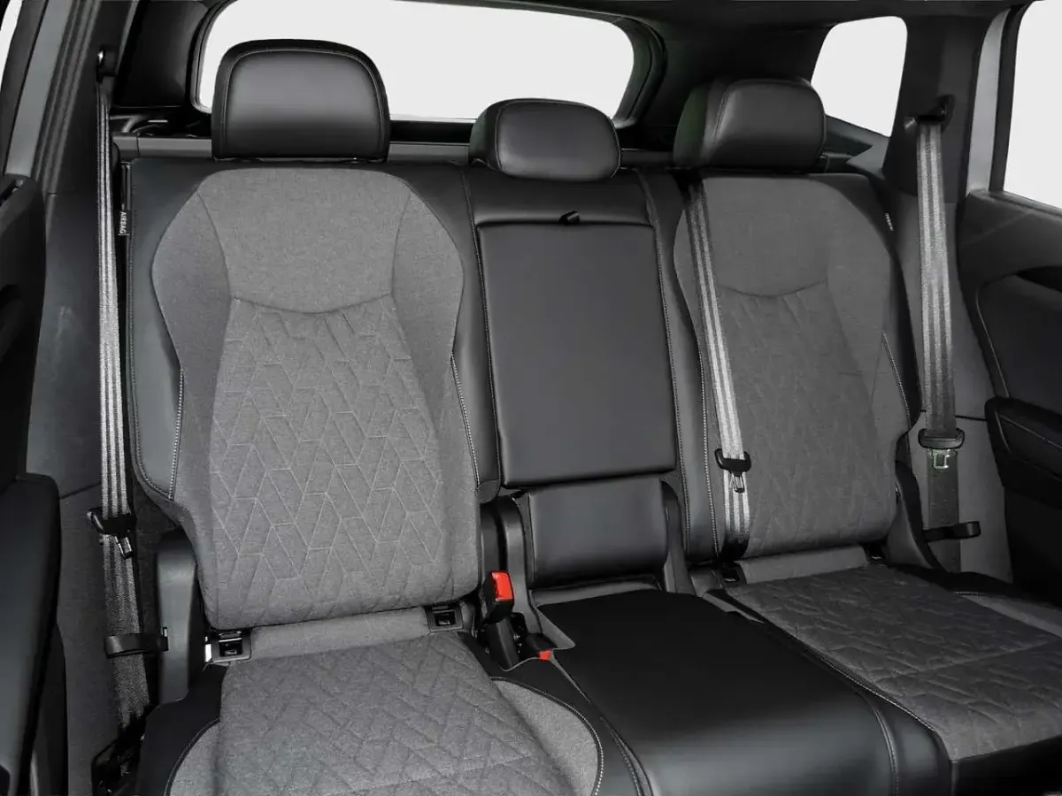 Gebraucht VW Tayron Life 204 PS (150 kW) 2026 Oyster silver metallic SUV