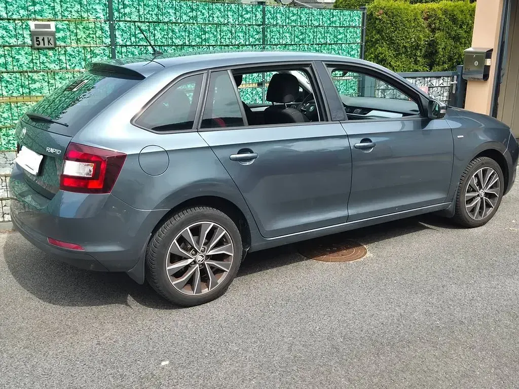 Gebraucht Skoda Rapid Drive 95 PS (69 kW) 2017 Grau Kleinwagen