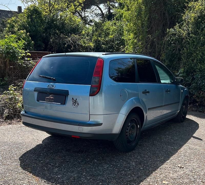 Second-hand Ford Focus 116 CP (85 kW) 2005 Argintiu Break