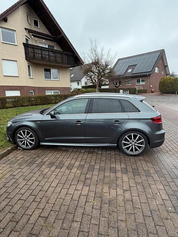 Gebraucht Audi A3 S-Line 140 PS (102 kW) 2014 Grau Limousine