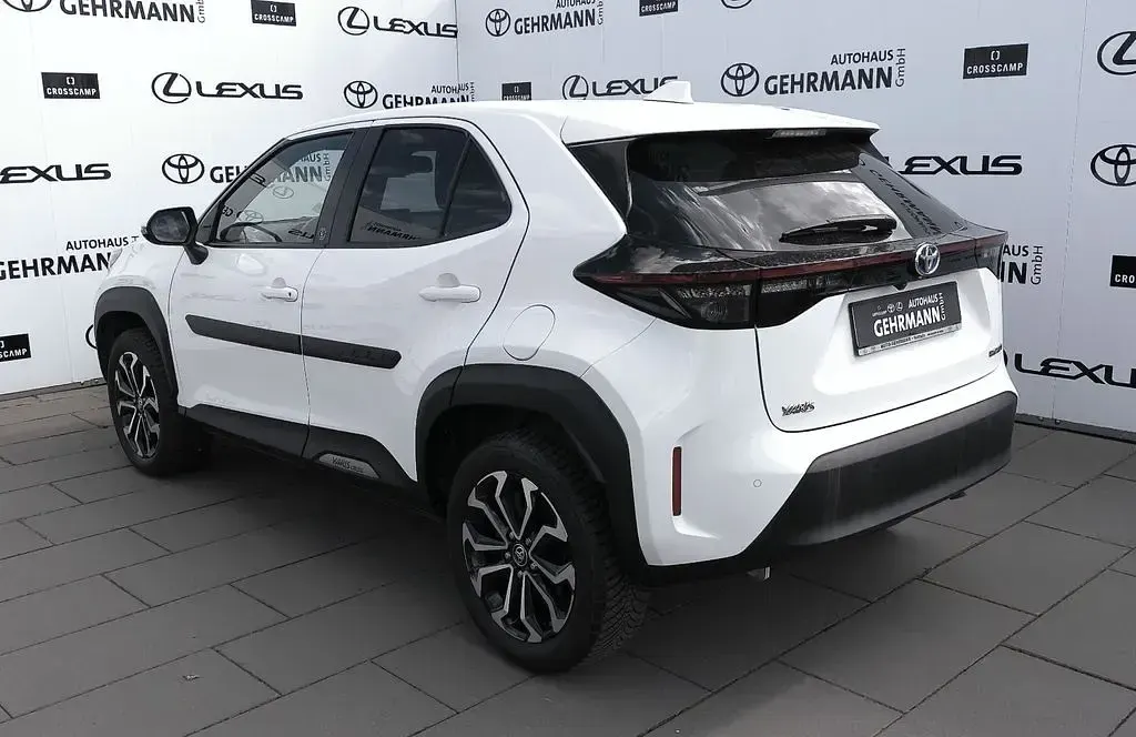Gebraucht Toyota Yaris Cross Team 116 PS (85 kW) 2021 Weiß SUV