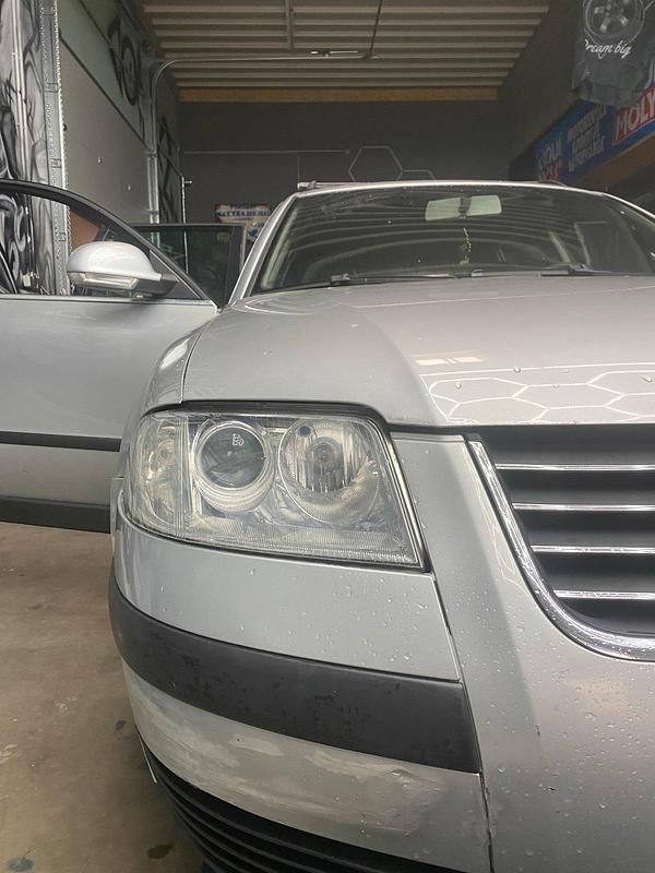 Second-hand VW Passat 131 CP (96 kW) 2004 Argintiu Break