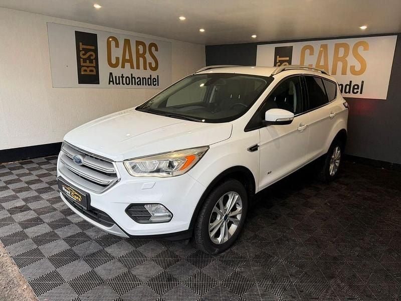 Gebraucht Ford Kuga Titanium 150 PS (110 kW) 2017 Weiß SUV