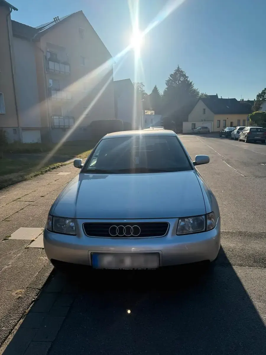 Gebraucht Audi A3 101 PS (74 kW) 1999 Silber Kleinwagen