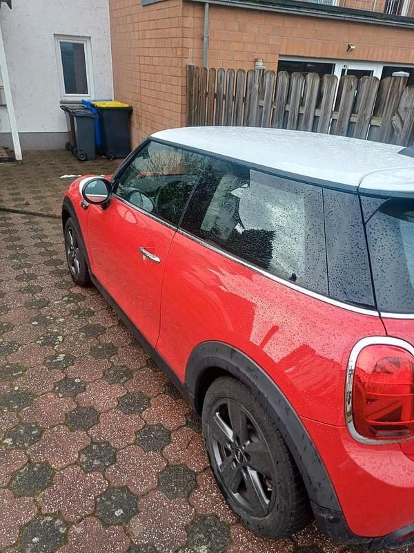 Gebraucht Mini Cooper SE Classic 135 kW (184 PS) 2022 Rot Kleinwagen
