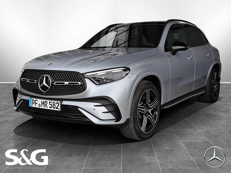 Metalliclack hightechsilber Gebraucht 2025 Mercedes GLC300 AMG SUV | 65.799 € (Superpreis) - Bild 1/4