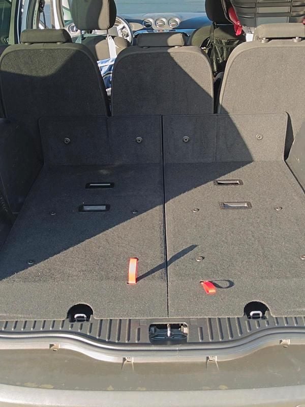 Gebraucht Ford S-MAX Titanium 140 PS (102 kW) 2012 Weiß Van / Kleinbus