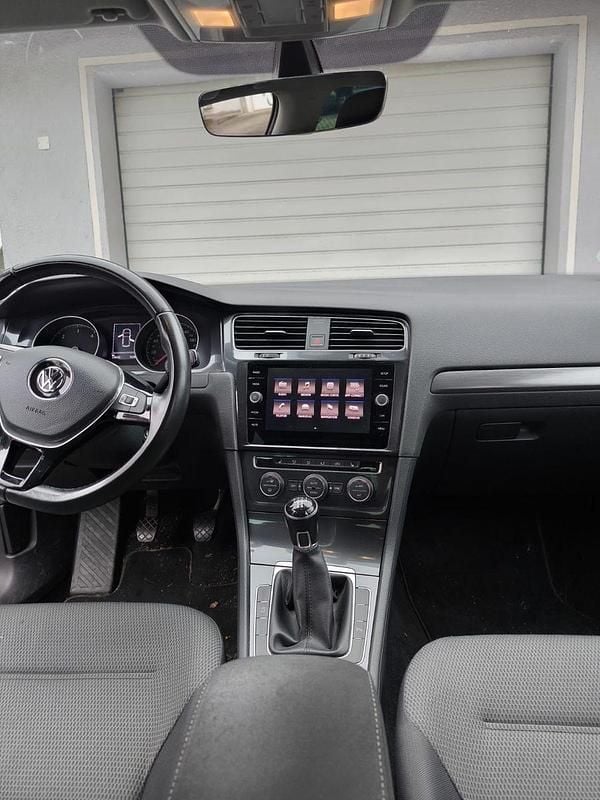 Gebraucht VW Golf VII Trendline 116 PS (85 kW) 2017 Schwarz Limousine