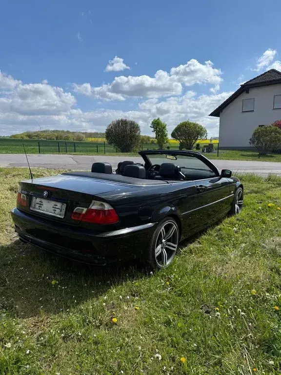 Gebraucht BMW 320 Cabriolet Performance 170 PS (125 kW) 2001 Schwarz Cabrio