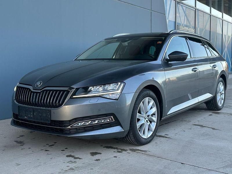 Grau Gebraucht 2022 Skoda Superb Style Limousine | 16.400 € (Guter Preis) - Bild 1/4
