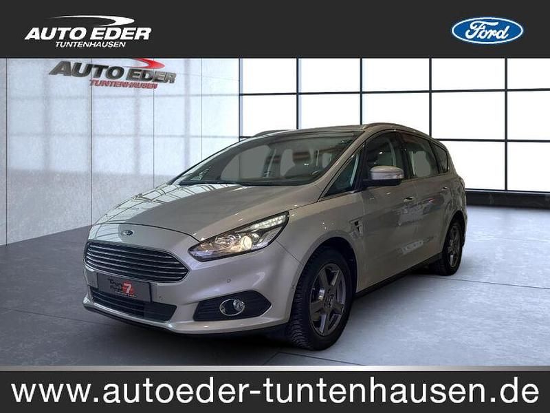 Gebraucht Ford S-MAX Titanium 165 PS (121 kW) 2019 Silber Van / Kleinbus