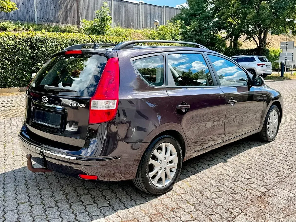 Gebraucht Hyundai i30 116 PS (85 kW) 2010 Braun Kombi