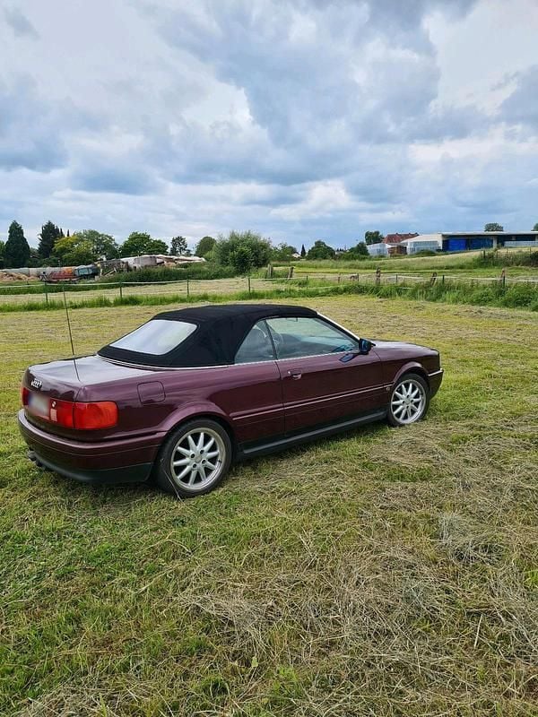 Second-hand Audi 80 133 CP (97 kW) 1994 Roșu Cabrio