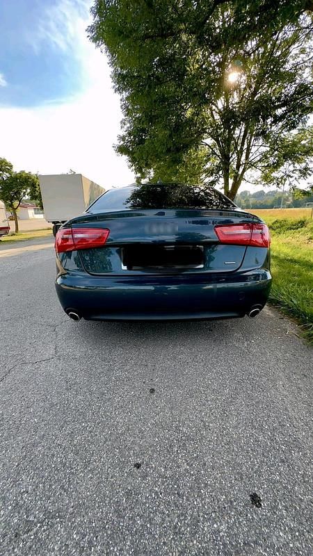 Gebraucht Audi A6 205 PS (150 kW) 2014 Blau Limousine