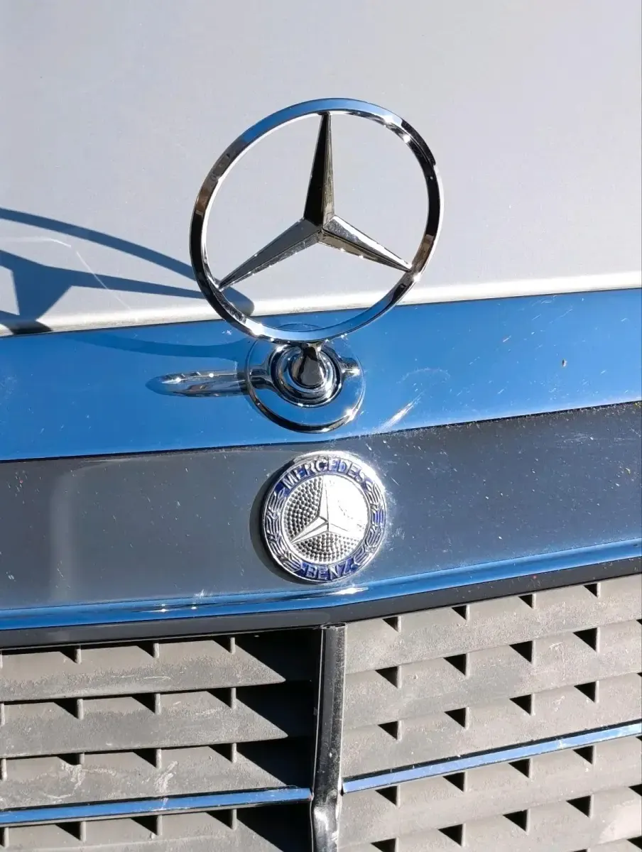 Gebraucht Mercedes E260 160 PS (117 kW) 1989 Silber Limousine