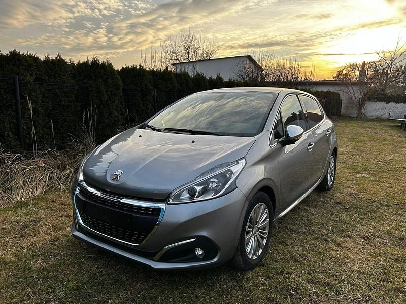 Grau Gebraucht 2019 Peugeot 208 Kleinwagen | 7.400 € (Superpreis) - Bild 1/4