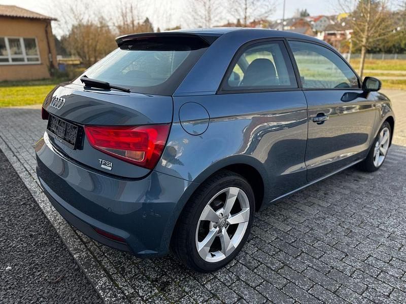 Gebraucht Audi A1 Sport 95 PS (69 kW) 2015 Blau Kleinwagen