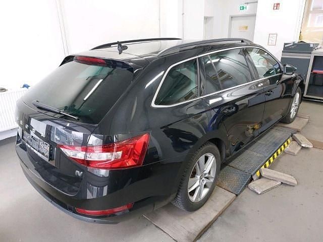 Używany Skoda Superb 218 KM (160 kW) 2023 Czarny Kombi